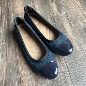 Clark’s Un Darcy Navy Flats